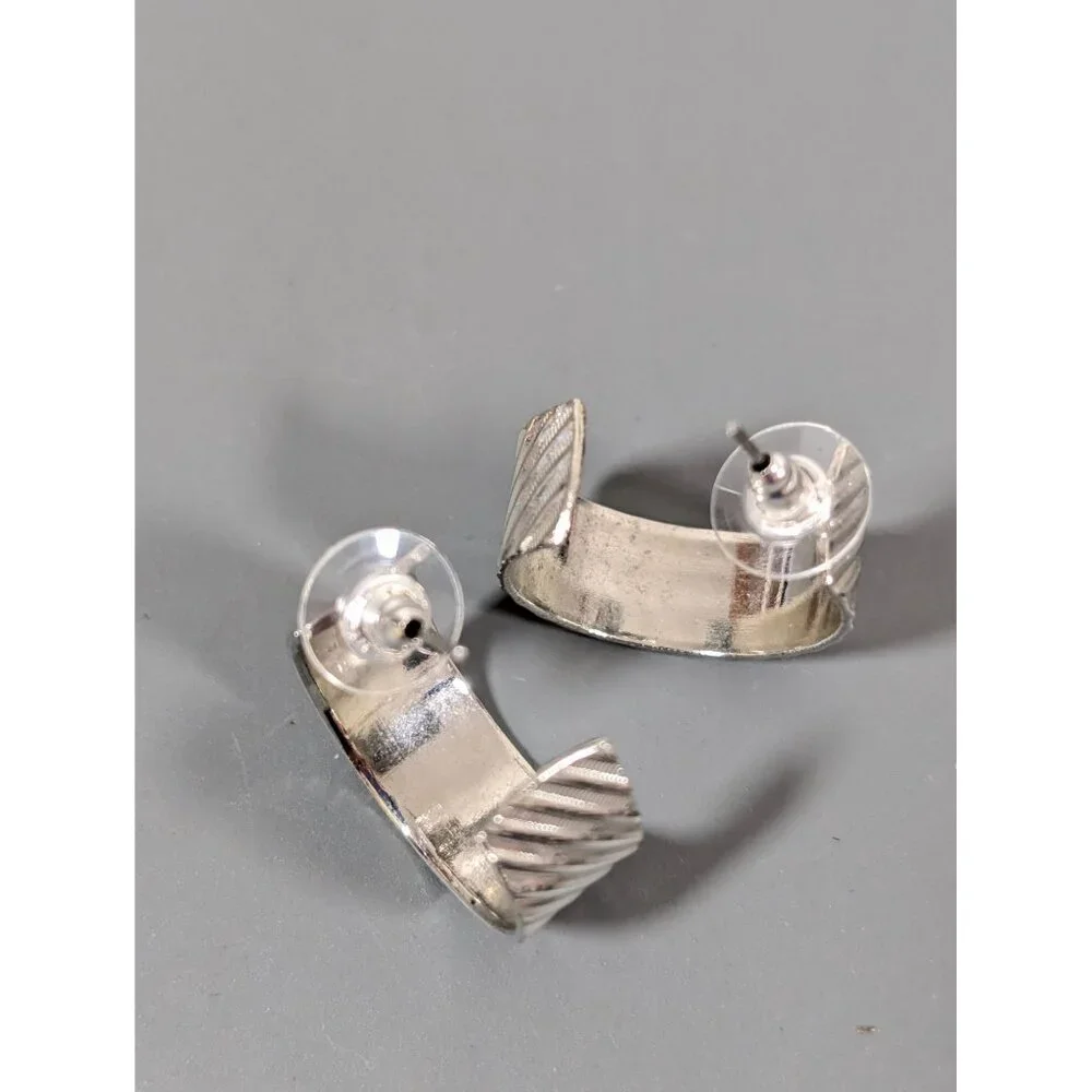 Vintage Silver Tone Ribbed Wide Hoop Earrings Pierced‎ Classic